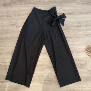 Side tie black wide leg trousers with bow detail